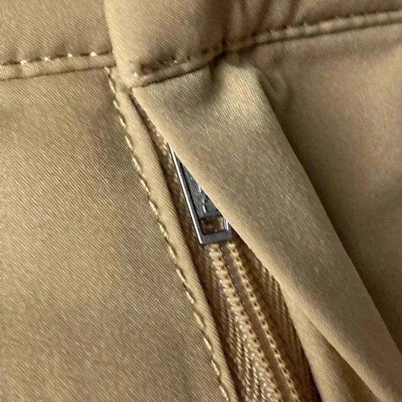 J CREW FACTORY MENS SIZE 40, 9” INSEAM TAN  SNAP ZIP FRONT CLOSE POCKETS… - Picture 5 of 13